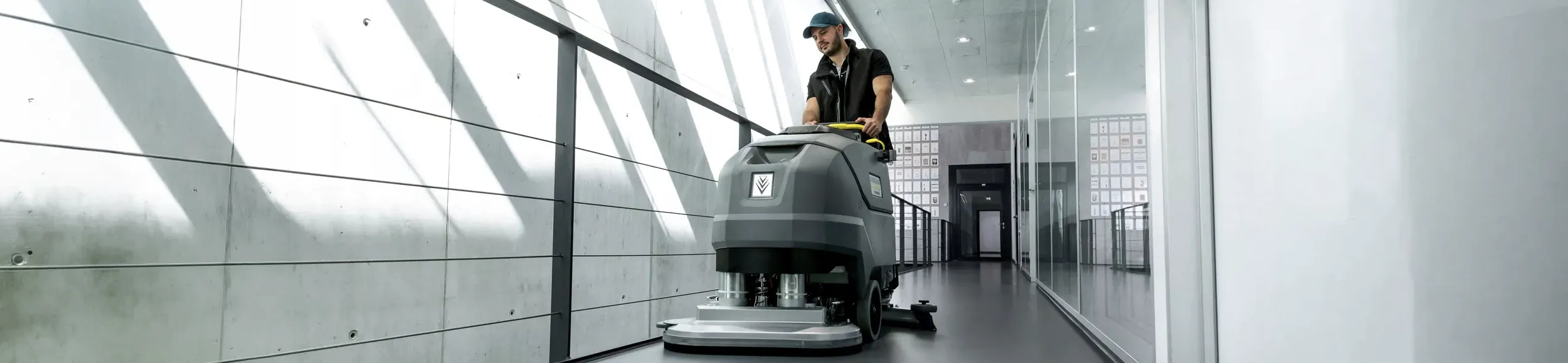 Ipari padl&oacute;tiszt&iacute;t&oacute;k